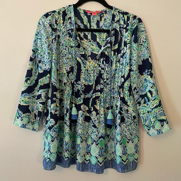 Lilly Pulitzer Tops - Lilly Pulitzer Women's size XS Blue Green Floral V-neck Blouse Flowy Tassels
